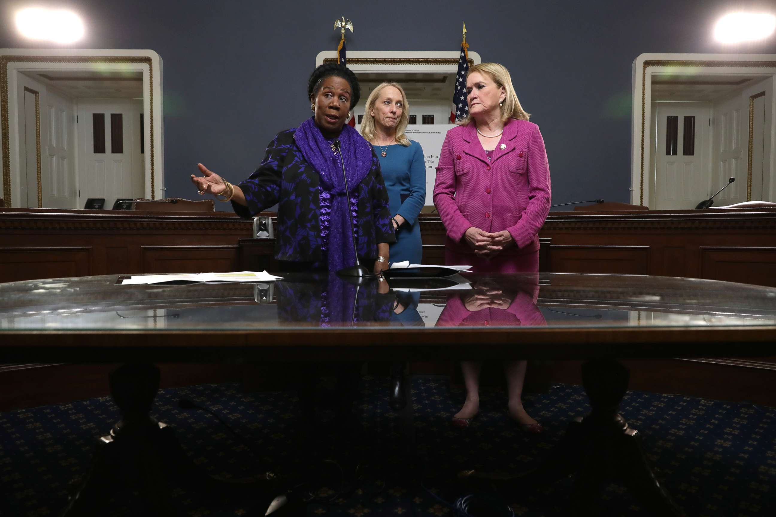 PHOTO: House Judiciary Committee members Rep. Shelia Jackson Lee,  Rep. Mary Gay Scanlon and Rep. Sylvia Garcia hold a news conference before the reading of all 448 pages of the Mueller Report in the Rules Committee hearing room, May 16, 2019.