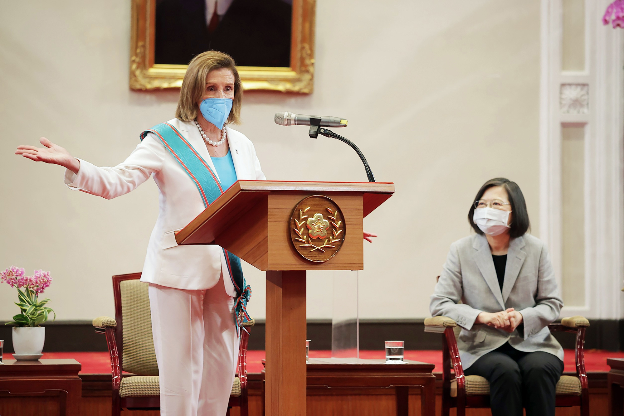 PHOTO: U.S. House Speaker Nancy Pelosi speaks during a meeting with Taiwanese President President Tsai Ing-wen, after receiving the Order of Propitious Clouds with Special Grand Cordon, Taiwan’s highest civilian honour, in Taipei, Taiwan, Aug. 3, 2022.