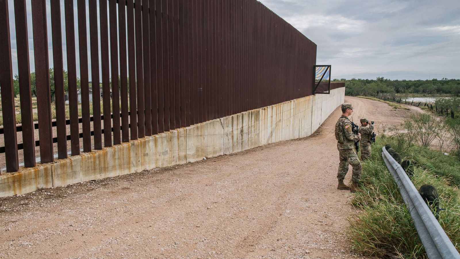 Suicides, living conditions spark concern among Texas National Guard  deployed at border - ABC News