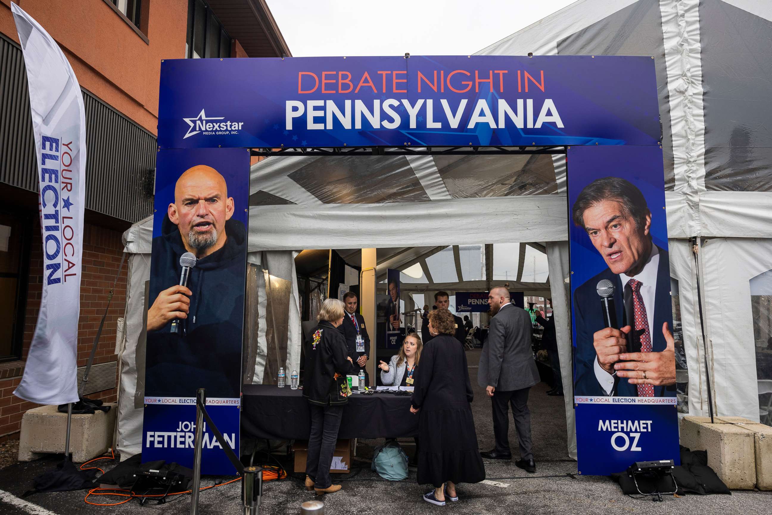 PHOTO: Members of the media prepare to cover the Pennsylvania Senate debate between Democratic candidate John Fetterman and Republican candidate Mehmet Oz in Harrisburg, Penn., Oct. 25, 2022.