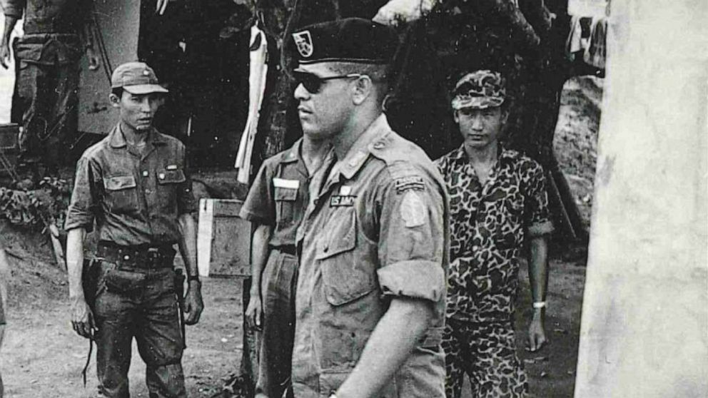 FOTO: Kapten Paris Davis, Vietnam, 1965.