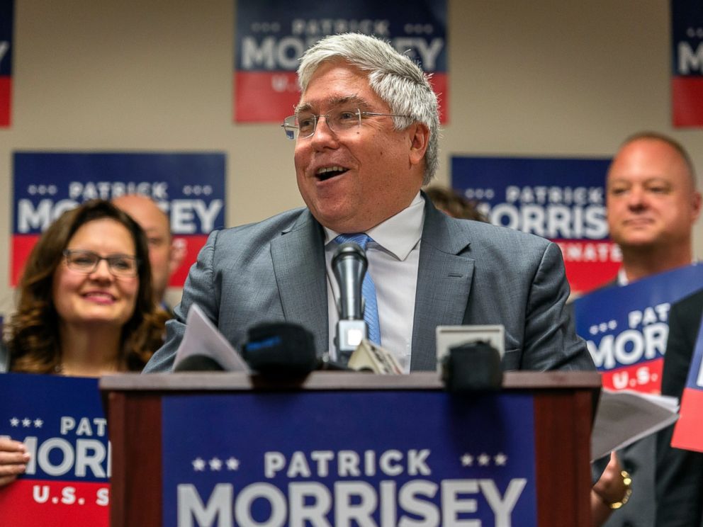 PHOTO: Cette photo d'archives du 5 juin 2018 montre Patrick Morrisey, procureur général de la Virginie-Occidentale et candidat au Sénat du GOP, lors d'une conférence de presse à Charleston, Virginie-Occidentale.