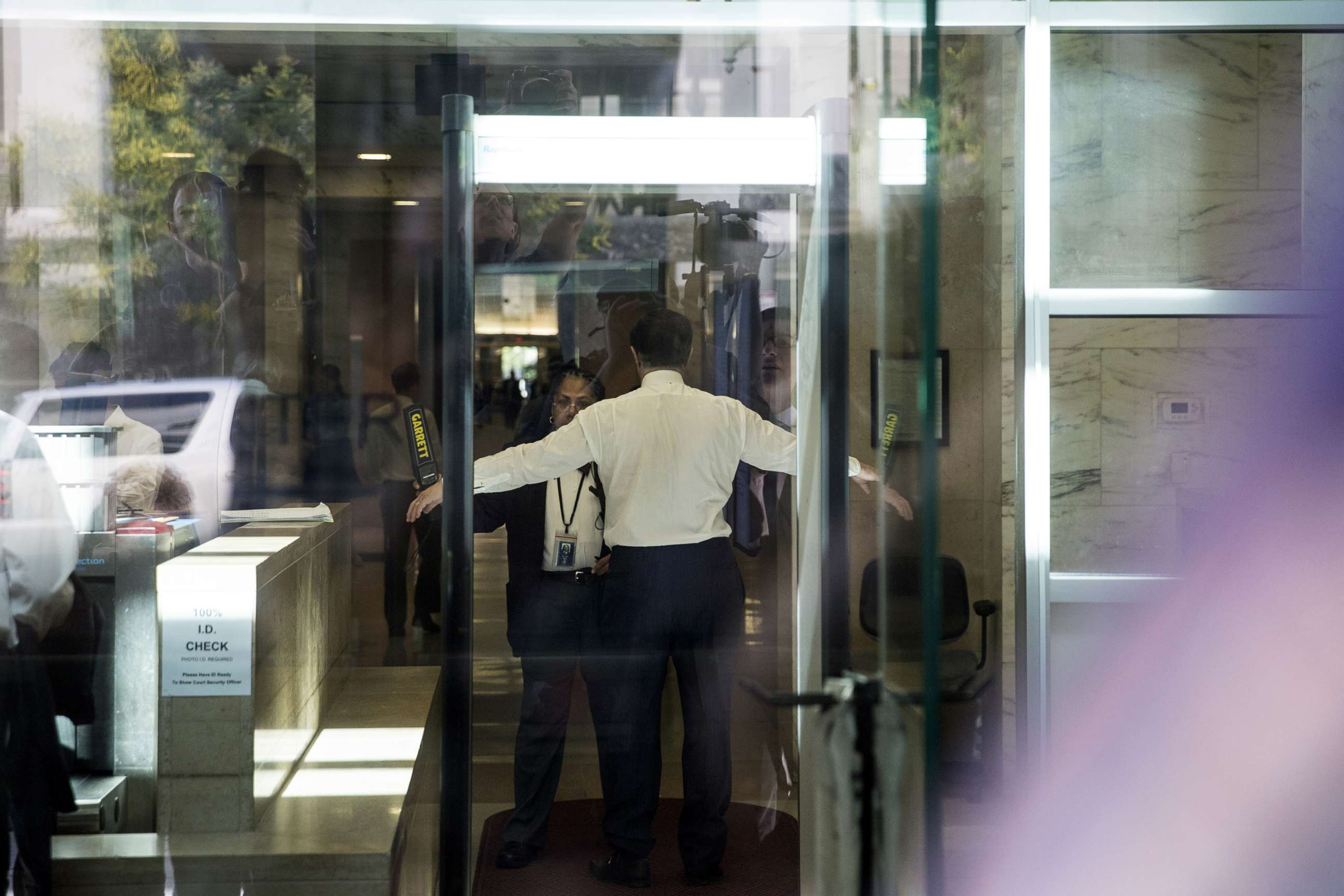 PHOTO: Former Trump campaign manager Paul Manafort walks through security at the William B. Bryant Annex to the E. Barrett Prettyman U.S. Courthouse on June 15, 2018 in Washington, D.C.