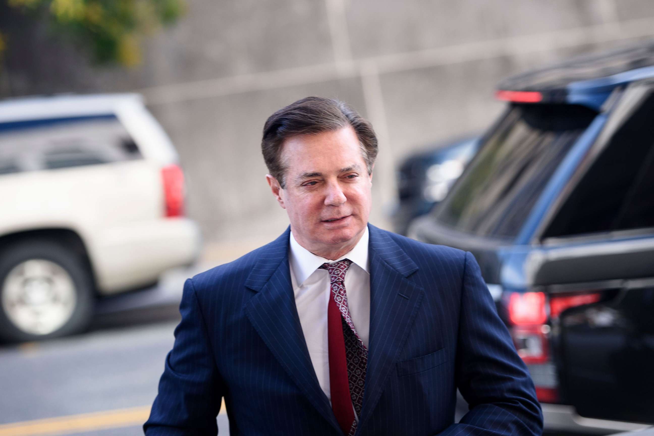 PHOTO: Paul Manafort arrives for a hearing at US District Court on June 15, 2018 in Washington, D.C.