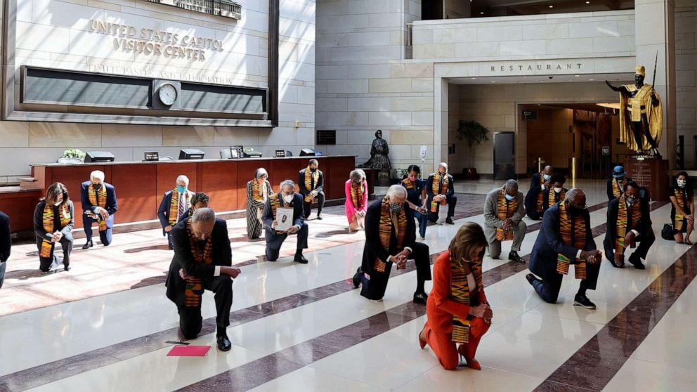 Congressional Democrats observe nearly 9 minute moment of silence