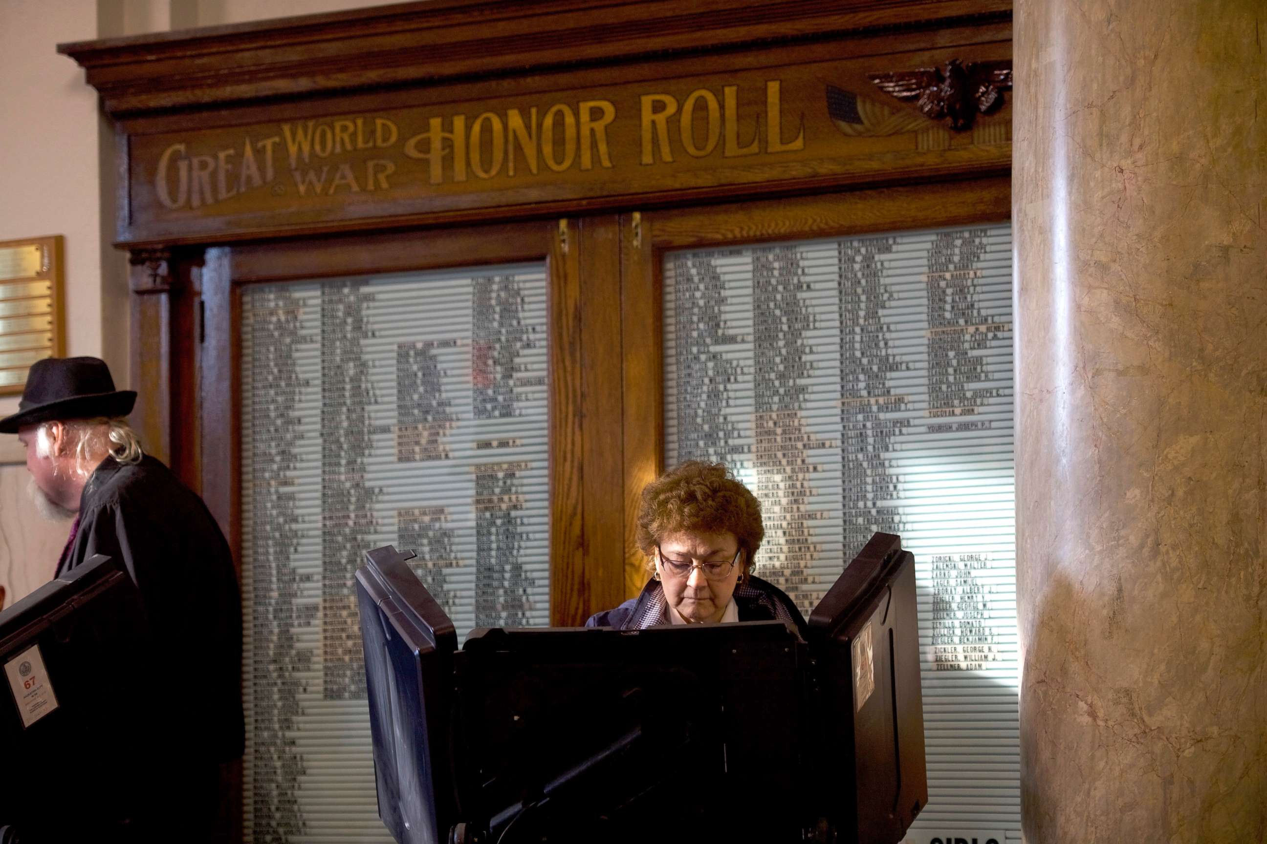 PHOTO: A woman votes in the 2018 Pennsylvania Primary Election at the Hazleton City Hall polling station, May 15, 2018, in Hazleton, Penn.