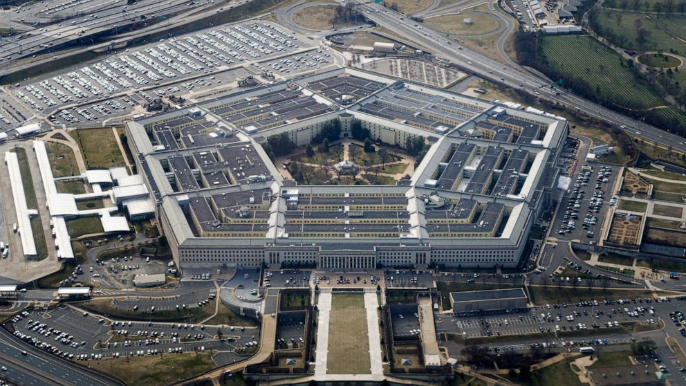 FOTOĞRAF: Pentagon, 3 Mart 2022'de Washington'da havadan görülüyor.