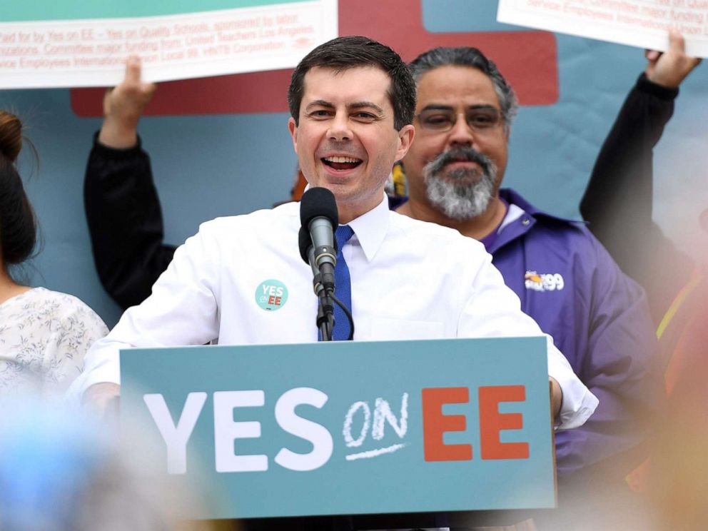 PHOTO: Mayor of South Bend, Indiana, and Democratic presidential hopeful Pete Buttigieg speaks at a community event in Los Angeles, May 9, 2019.