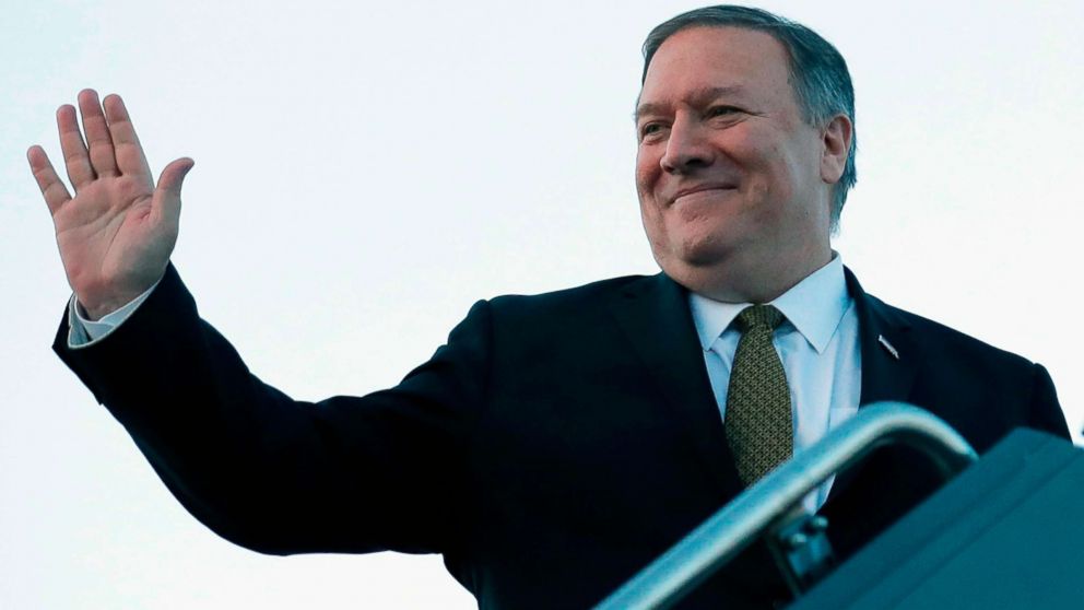 PHOTO: Secretary of State Mike Pompeo boards his plane in Kansas City, Miss., March 18, 2019.