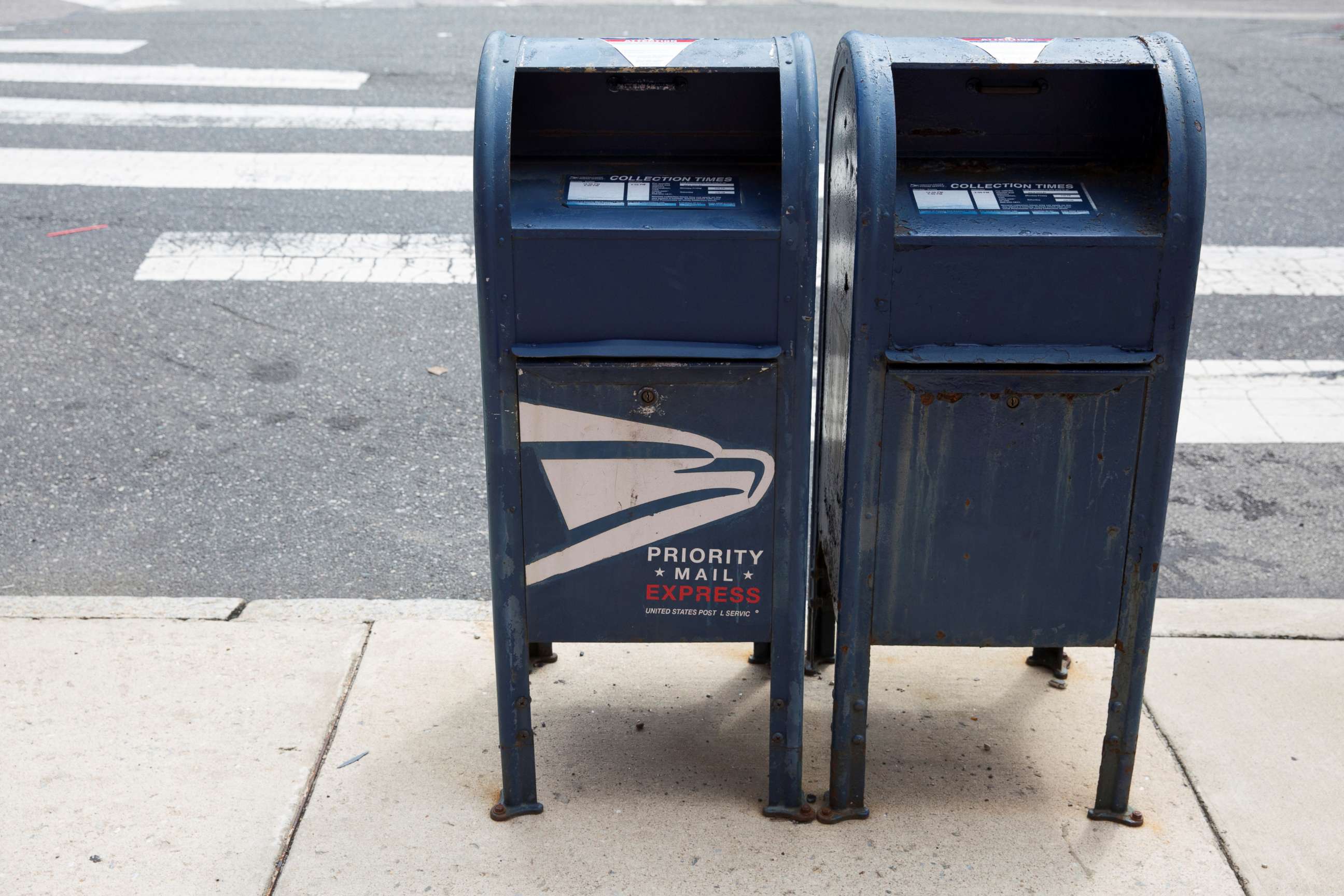 PHOTO: A U.S. Postal Service (USPS) collection mailbox in Philadelphia, Aug. 14, 2020.