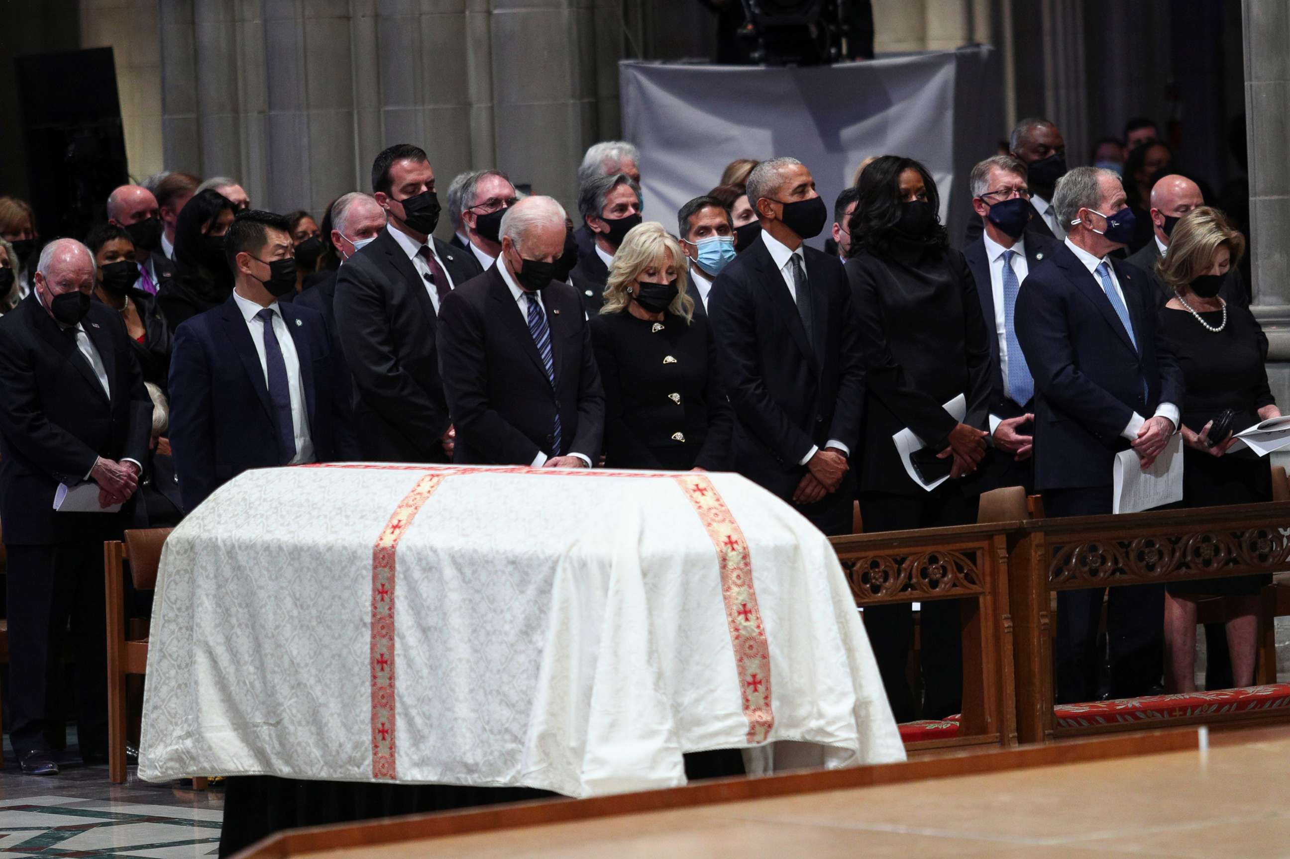 PHOTO: President Joe Biden, his wife Jill Biden, former President Barack Obama and his wife Michelle Obama, former U.S. President George W. Bush, his wife Laura Bush, stand next to casket of former Secretary of State Colin Powell.