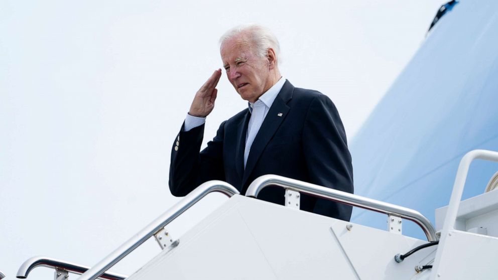 PHOTO: President Joe Biden salutes as he boards Air Force One at Andrews Air Force Base, Md., Sept. 5, 2022.