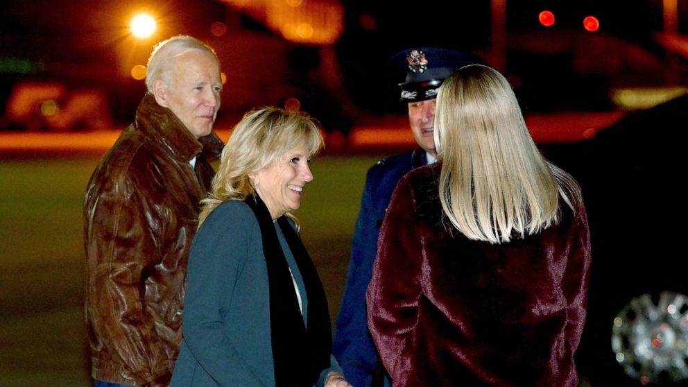 PHOTO: President Joe Biden and US First Lady Jill Biden walk to board Air Force One at Joint Base Andrews in Maryland, Nov. 22, 2022.