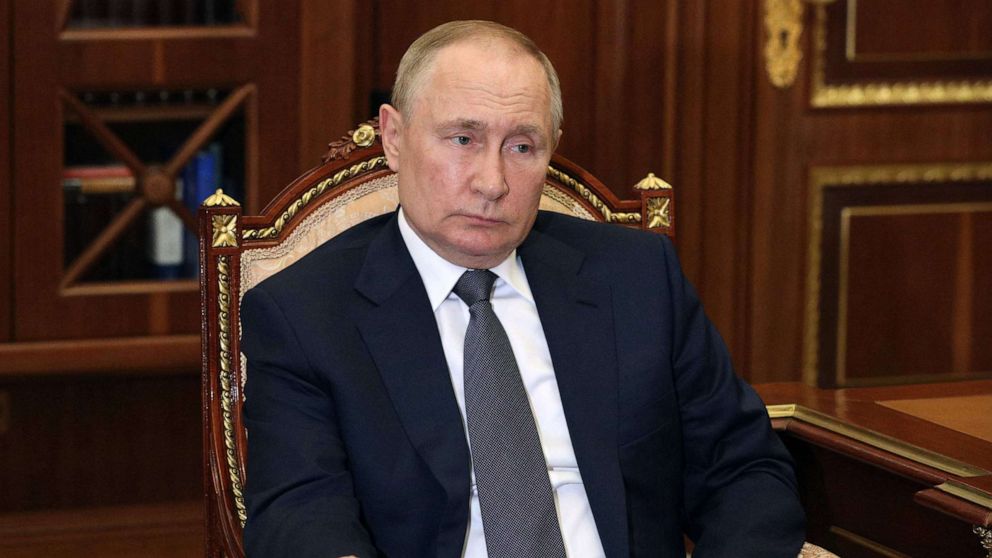 Russia-Ukraine live updates: Putin clears way to fast-citizenship for Ukrainians