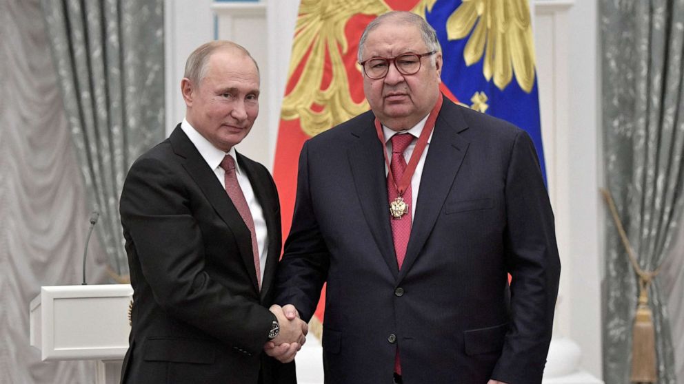 Estados Unidos anuncia nuevas sanciones contra los oligarcas rusos y dice que empodera a Putin