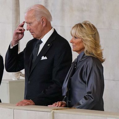 President Joe Biden, first lady Jill Biden pay their respects to Queen  Elizabeth ahead of funeral - ABC News