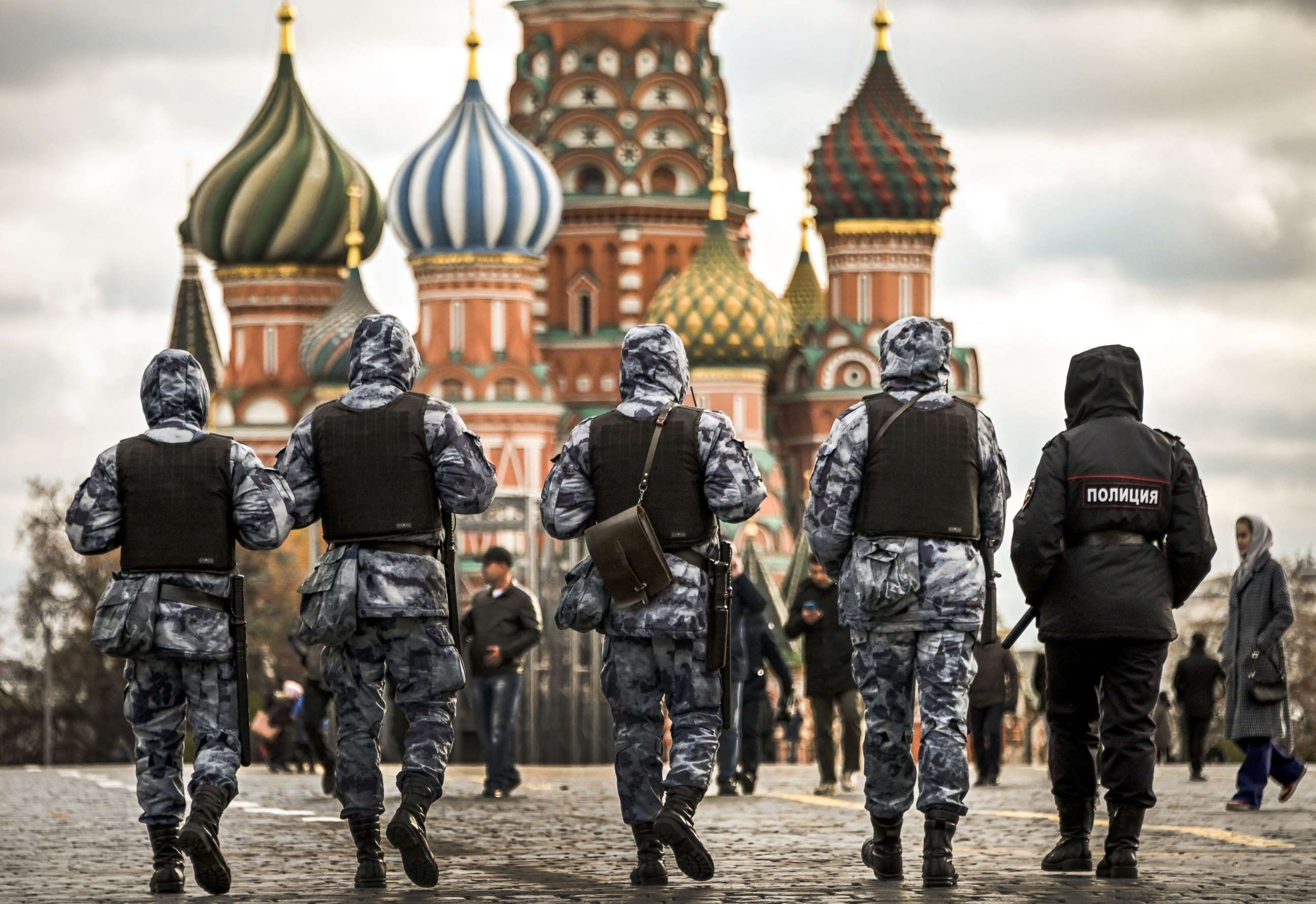 PHOTO: Russian police and National Guard servicemen patrol Red Square in central Moscow on Oct. 20, 2021.