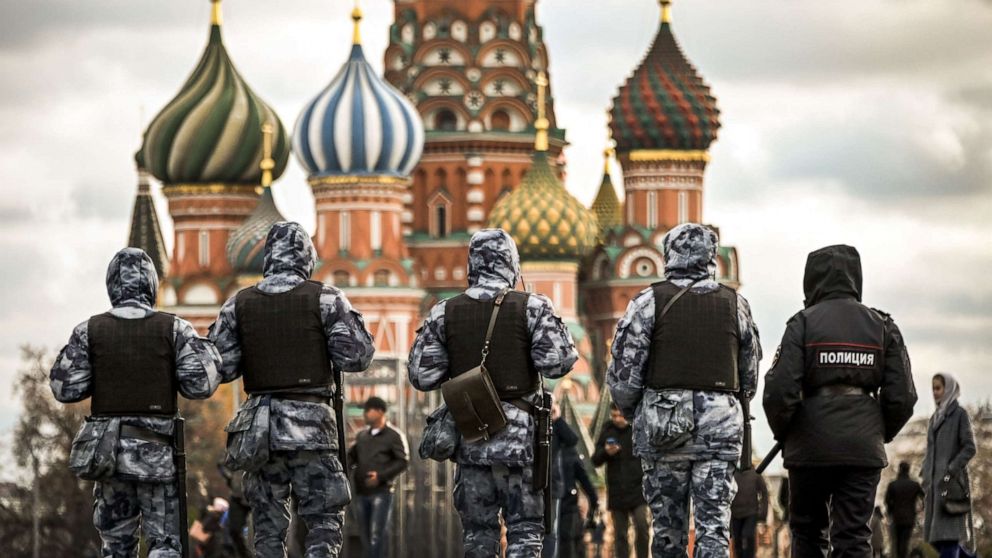 PHOTO: Russian police and National Guard servicemen patrol Red Square in central Moscow on Oct. 20, 2021.