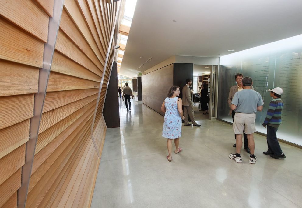 PHOTO: Visitors gather in a hallway during the dedication of the new temple and renovated religious school at Bet Ha'am in South Portland, Maine, on Sept. 13, 2009.