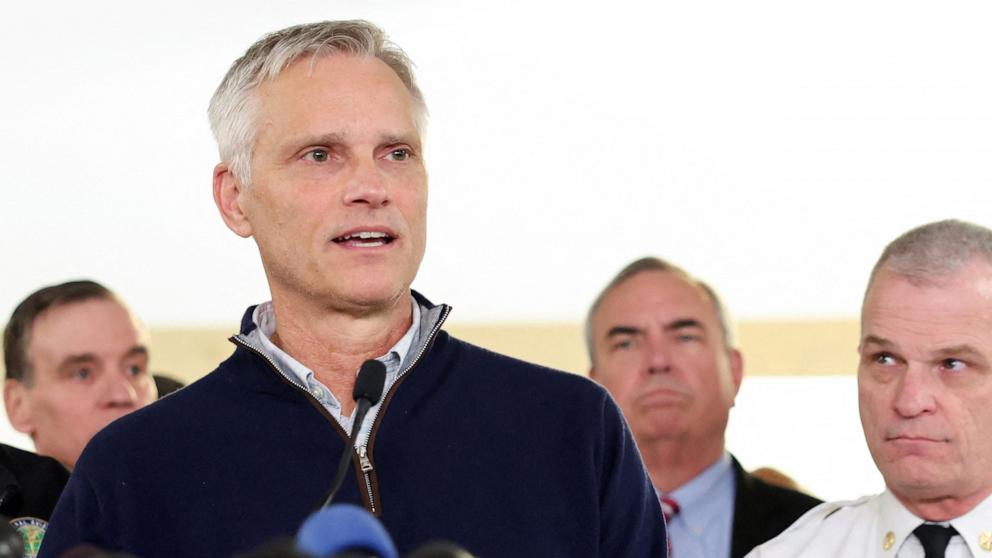 PHOTO: CEO of the American Airlines Robert Isom addresses the media in Washington, D.C., on Jan. 30, 2025.