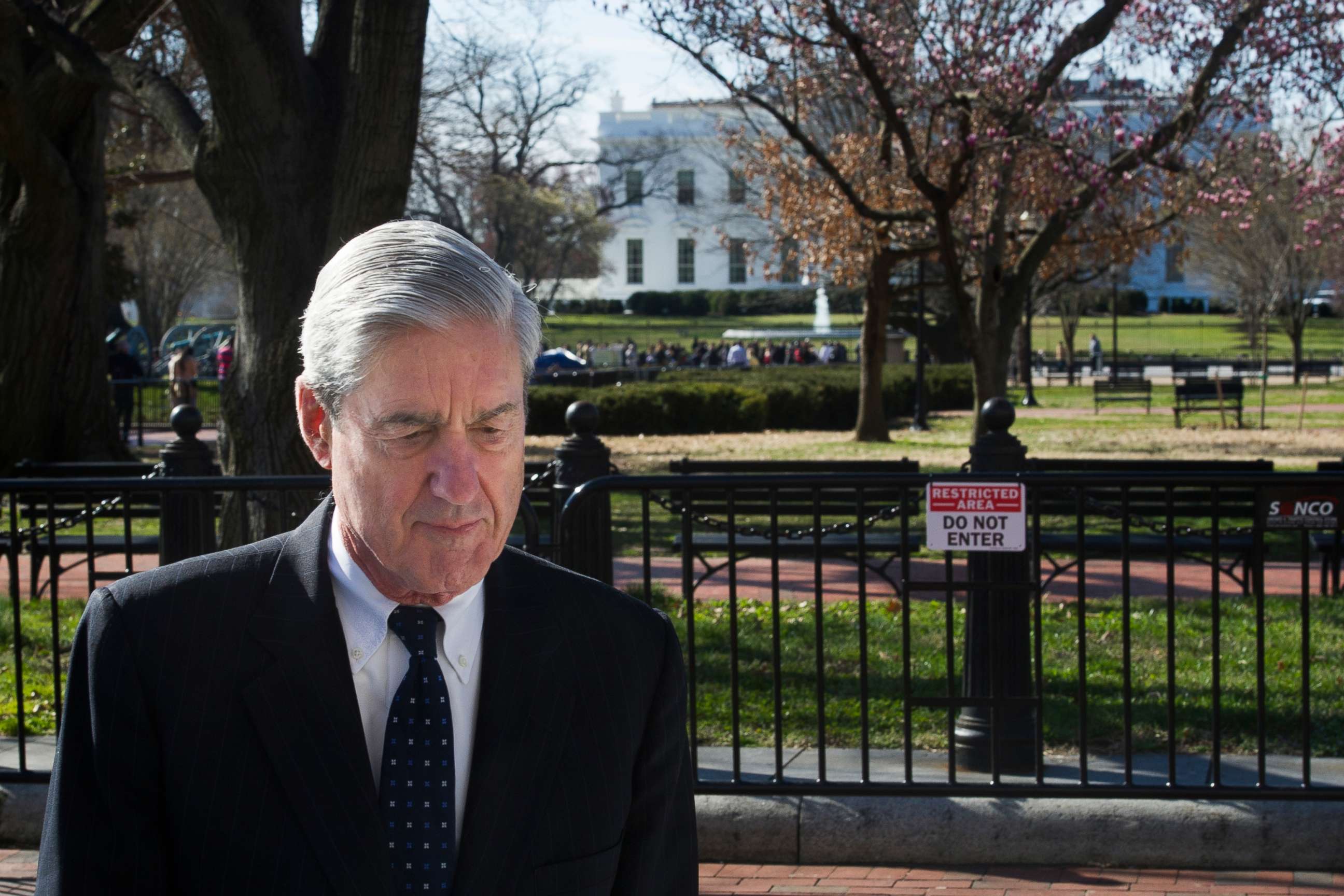 https://s.abcnews.com/images/Politics/robert-mueller-white-house-ap-jc-190416_hpMain.jpg