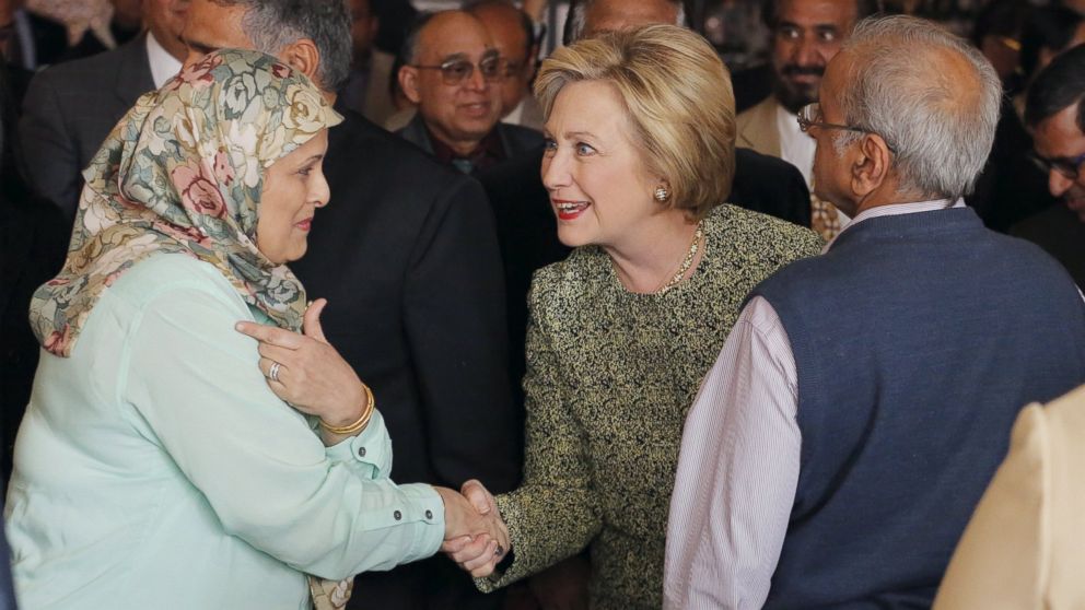 PHOTO: Presidential candidate Hillary Clinton greets a community leader during a visit to the Jackson Diner in the Queens borough of New York April 11, 2016.