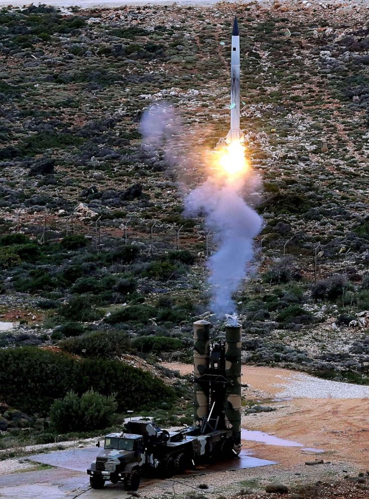PHOTO: In this file photo taken on Dec. 13, 2013, an S-300 PMU-1 anti-aircraft missile launches during a Greek army military exercise near Chania on the island of Crete.