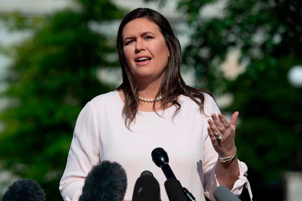 PHOTO: White House Press Secretary Sarah Sanders speaks to the media outside the West Wing of the White House, May 23, 2019.