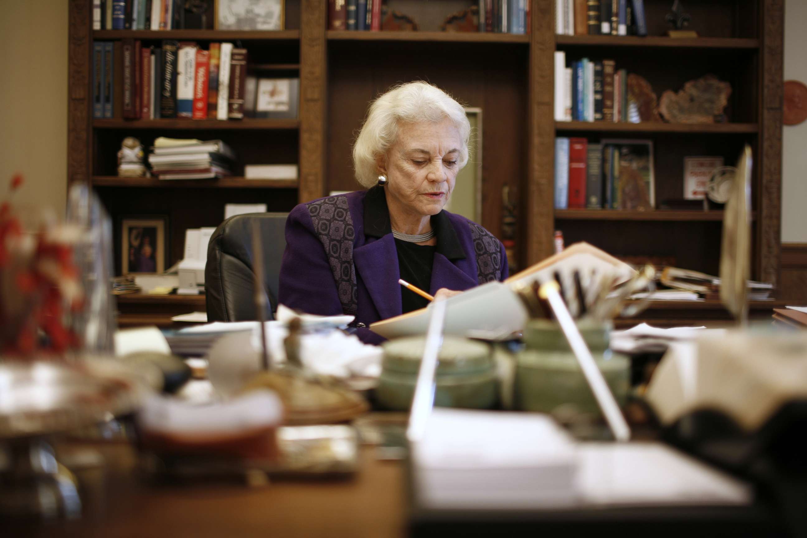 PHOTO: Former Supreme Court Justice Sandra Day O'Connor in her offices at the United States Supreme Court, Jan. 23, 2007, in Washington, D.C. 