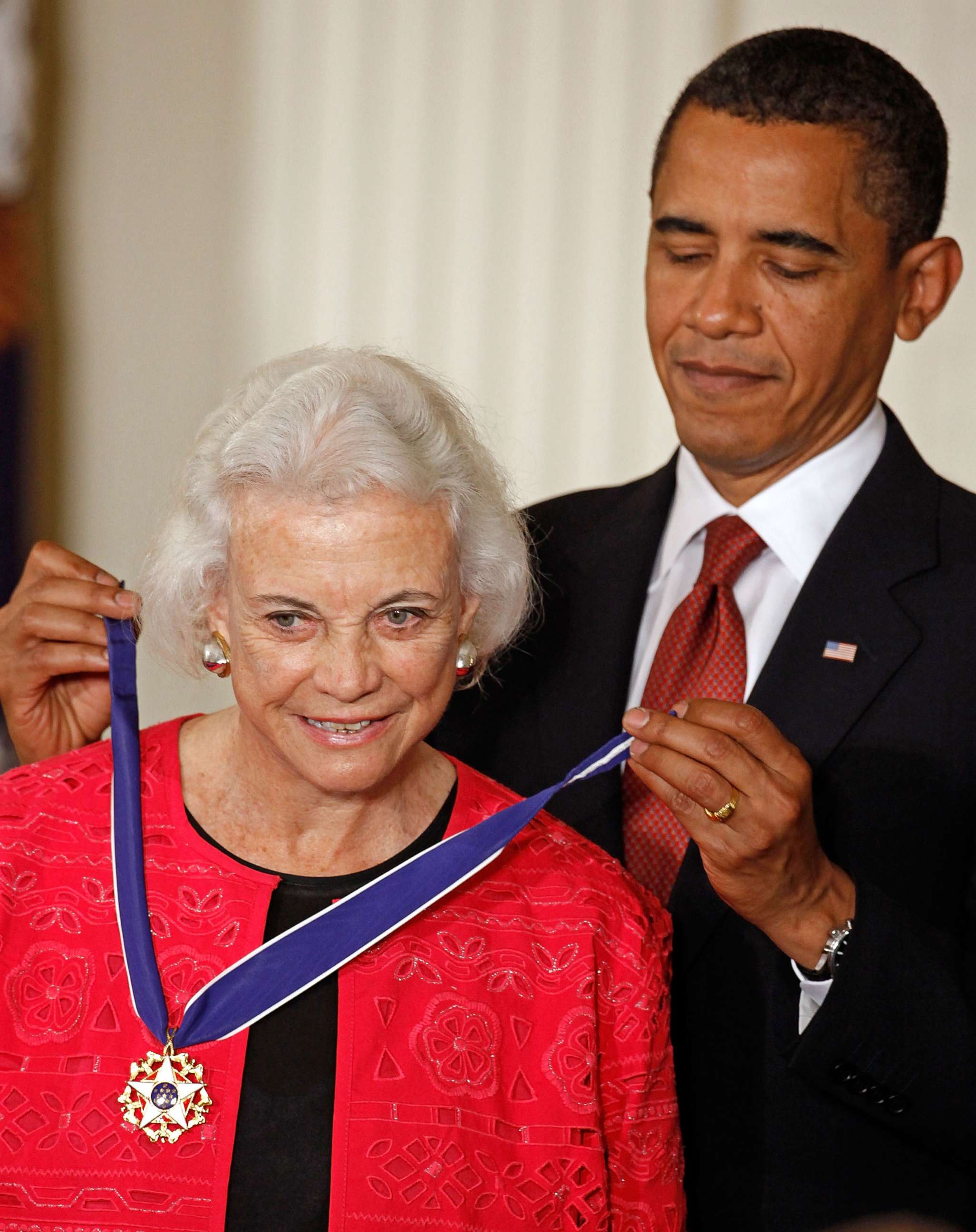 PHOTO: President Barack Obama presents the Medal of Freedom to retired Supreme Court Justice Sandra Day O'Connor during a ceremony in the East Room of the White House August 12, 2009, in Washington.