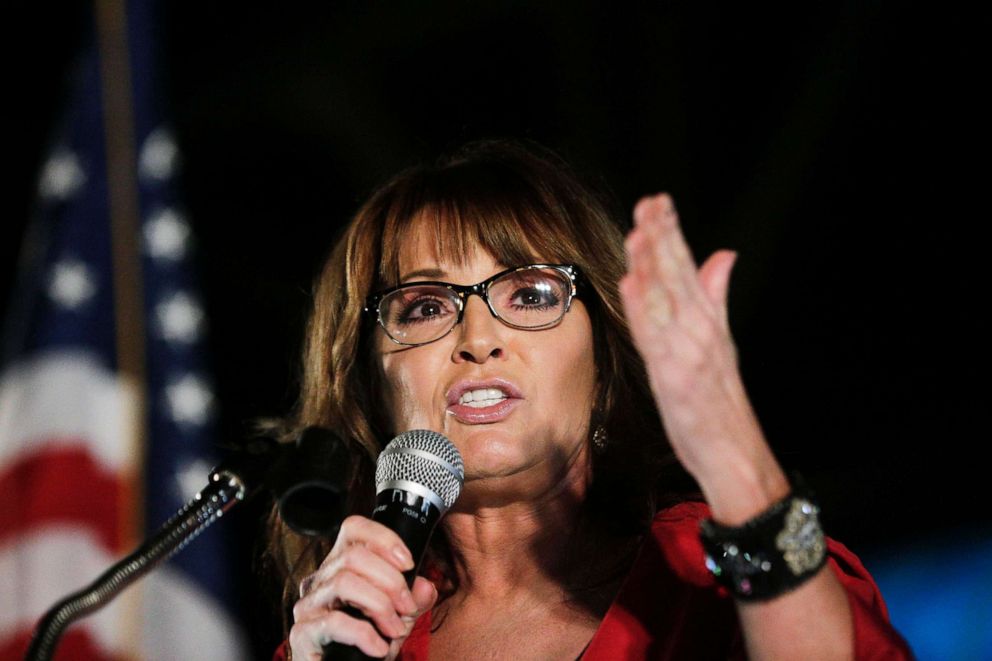 PHOTO: Sarah Palin speaks at a rally in Montgomery, Ala., Sept. 21, 2017.