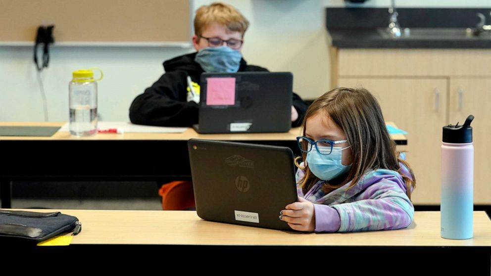 PHOTO: Students wear masks as they work in a fourth-grade classroom, at Elk Ridge Elementary School in Buckley, Wash., Feb. 2, 2021.