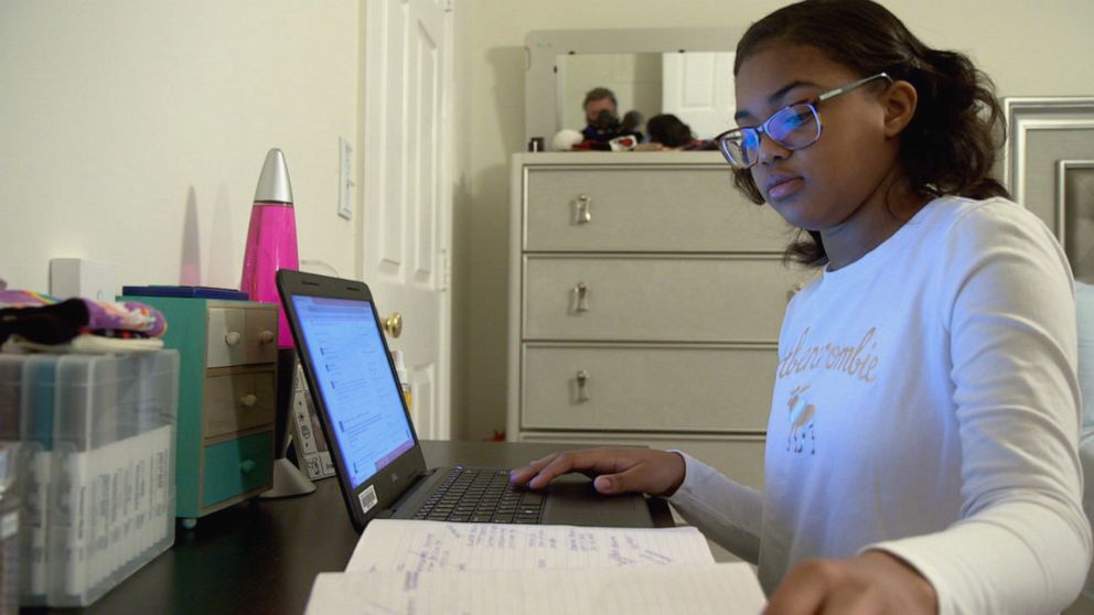 PHOTO: Seventh-grader Chloe West, 12, of Alexandria, Va., says matriculation to middle school has been a joyless and frustrating experience during the pandemic.