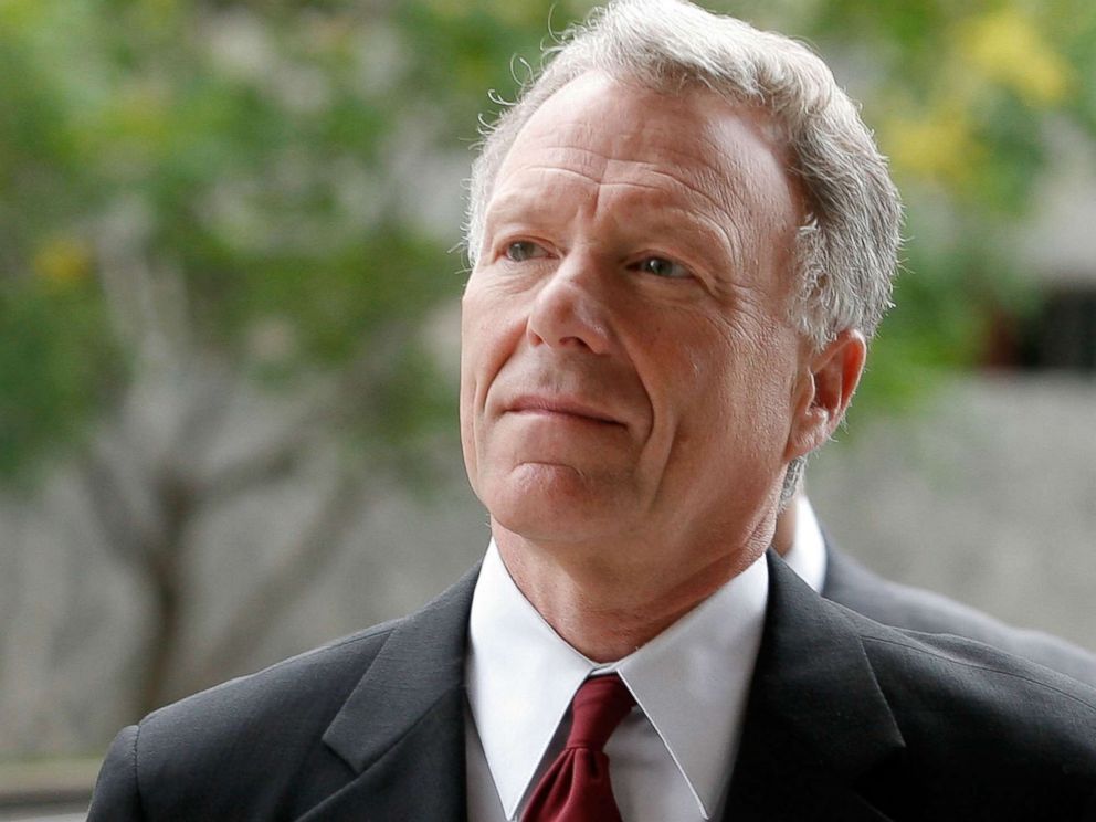 PHOTO: Lewis "Scooter" Libby arrives for a hearing at the Federal Court House, June 14, 2007 in Washington, D.C.