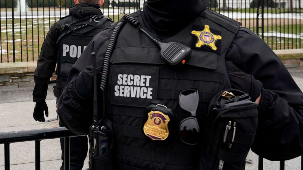 dozens-of-secret-service-officers-sidelined-by-covid-19-abc-news