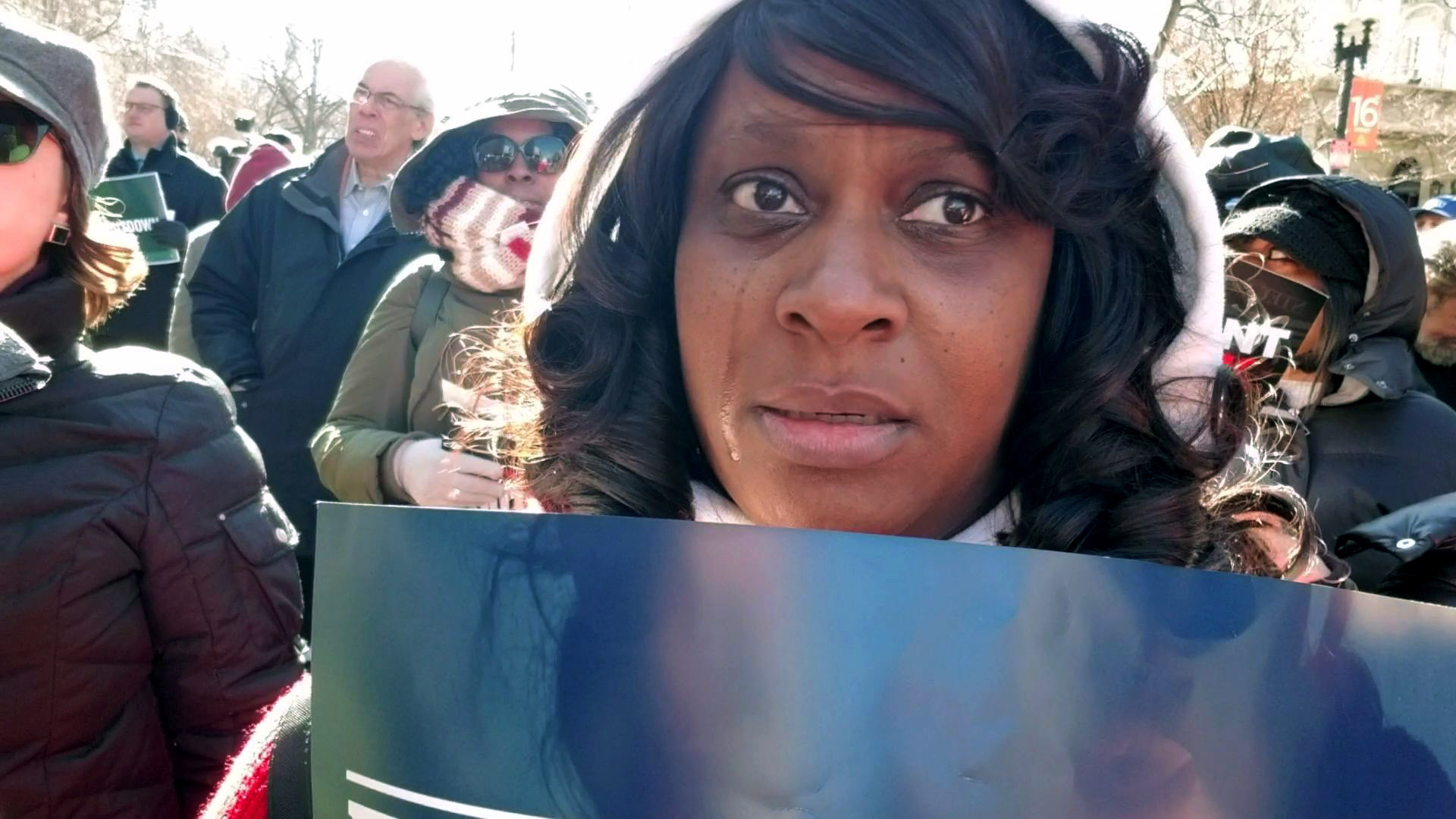 PHOTO: Patricia Reed, a Treasury Department employee, joins a rally in Washington, D.C., to demand an end to the government shutdown, Jan. 10, 2019.