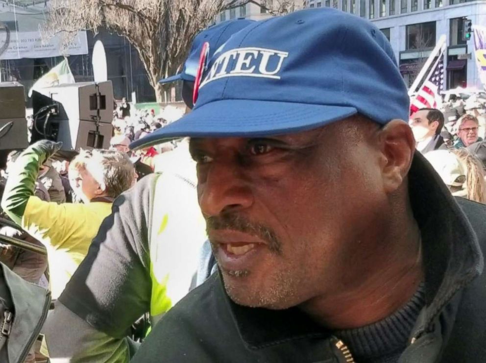 PHOTO: Talten Halm, a gardener with the National Parks Service, joins a rally in Washington, D.C., to demand an end to the government shutdown, Jan. 10, 2019.