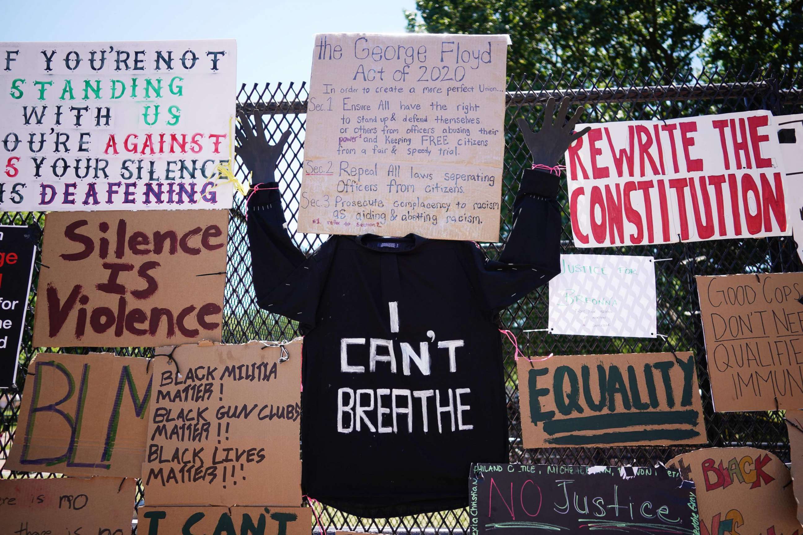 PHOTO: Messages are attached to the security fence on the north side of Lafayette Square, near the White House, June 8, 2020. s)