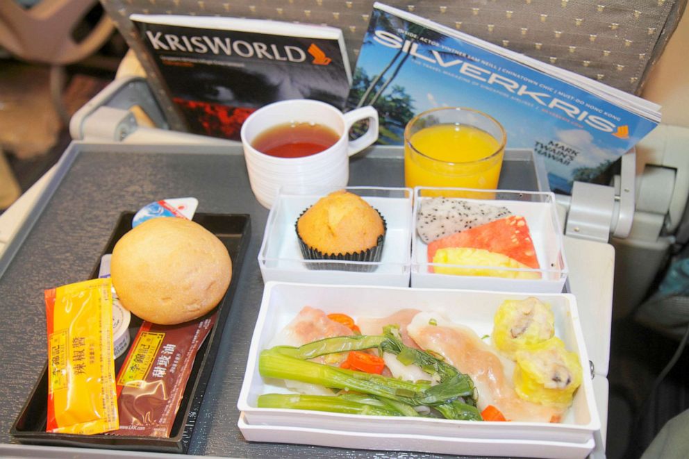 PHOTO: A meal is served aboard Singapore Airlines in Hong Kong, Jan. 29, 2013.