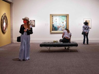 Nation's capital, Smithsonian museums begin to reopen