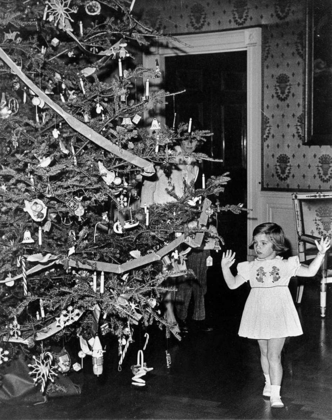 A visual history of Christmas at the White House Photos - ABC News