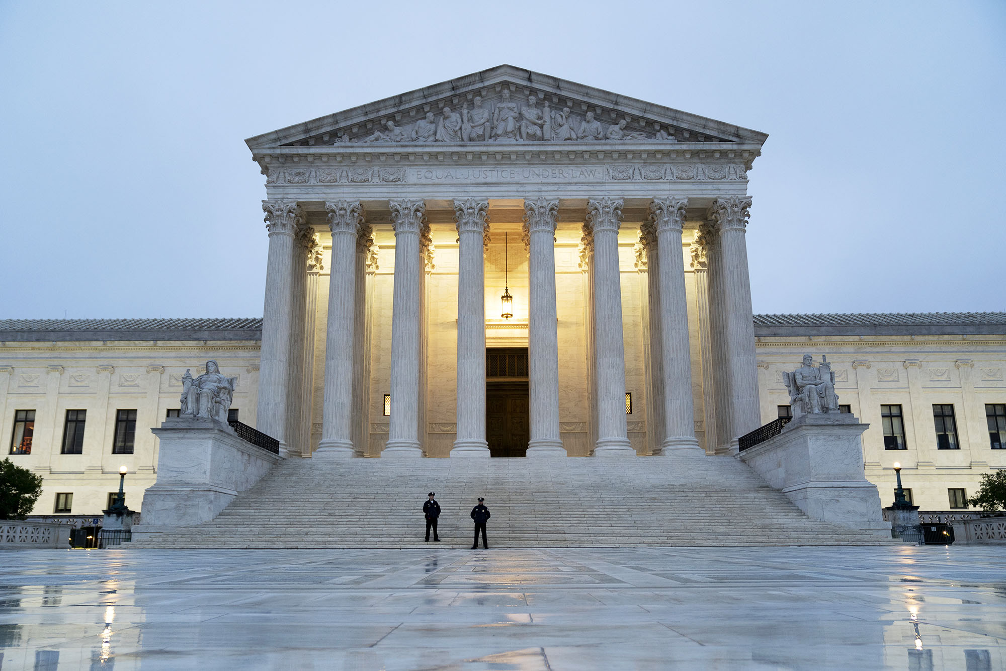 PHOTO: Police officers stand outside the U.S. Supreme Court building in Washington, Oct. 26, 2020.