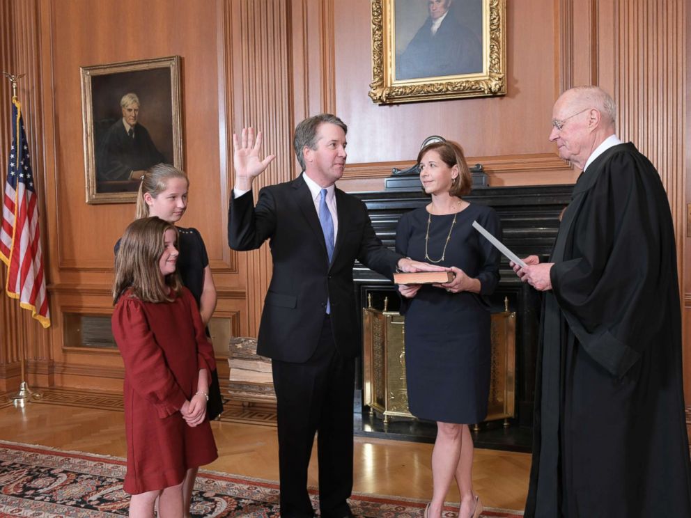 PHOTO: Retired Justice Anthony M. Kennedy, right, administers the Judicial Oath to Judge Brett Kavanaugh in the Justices Conference Room of the Supreme Court Building, Oct. 6, 2018.