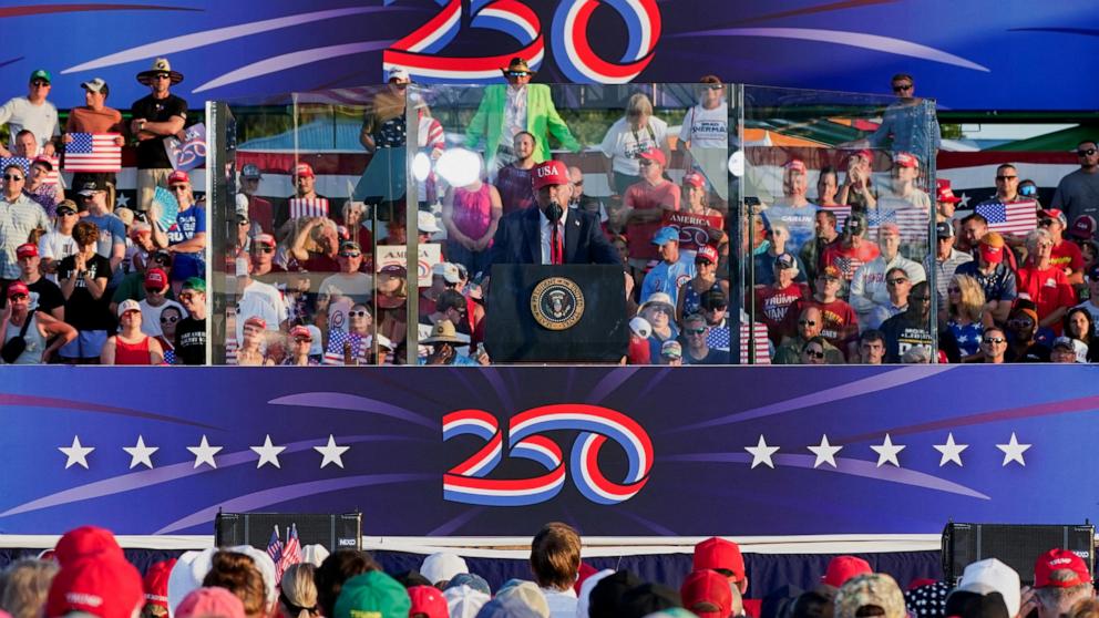 PHOTO: U.S. President Trump visits Des Moines, Iowa