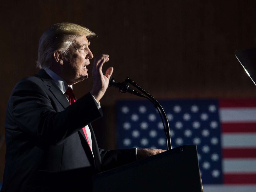 PHOTO: President Donald Trump speaks to the staff at the Department of Homeland Security in Washington, on Jan. 25, 2017. 