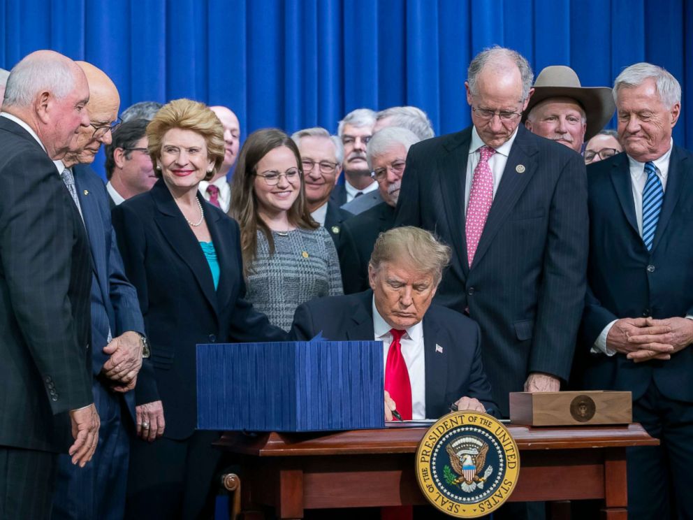 Trump signs farm bill, directs USDA to expand work requirements on food