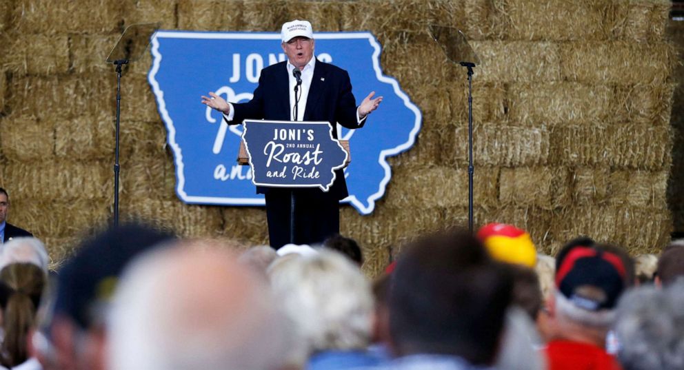 PHOTO: Republican presidential candidate Donald Trump speaks at Joni's Roast and Ride during a fundraiser at the Iowa State Fairgrounds, in Des Moines, Iowa, Aug. 27, 2016.