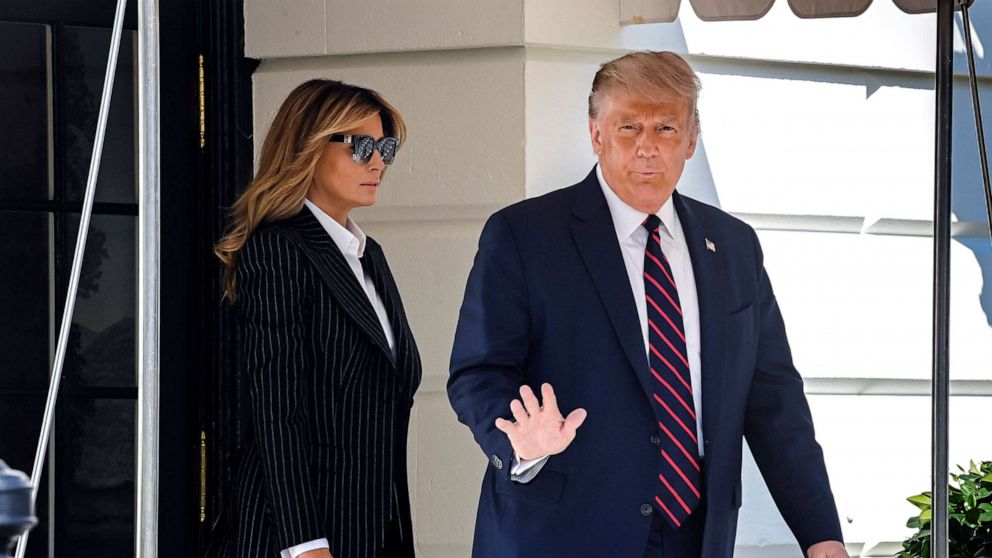 PHOTO: President Trump, en route to Cleveland for the first televised debate with opponent Joe Biden, departs the White House with First Lady Melania, Sept. 29, 2020. 