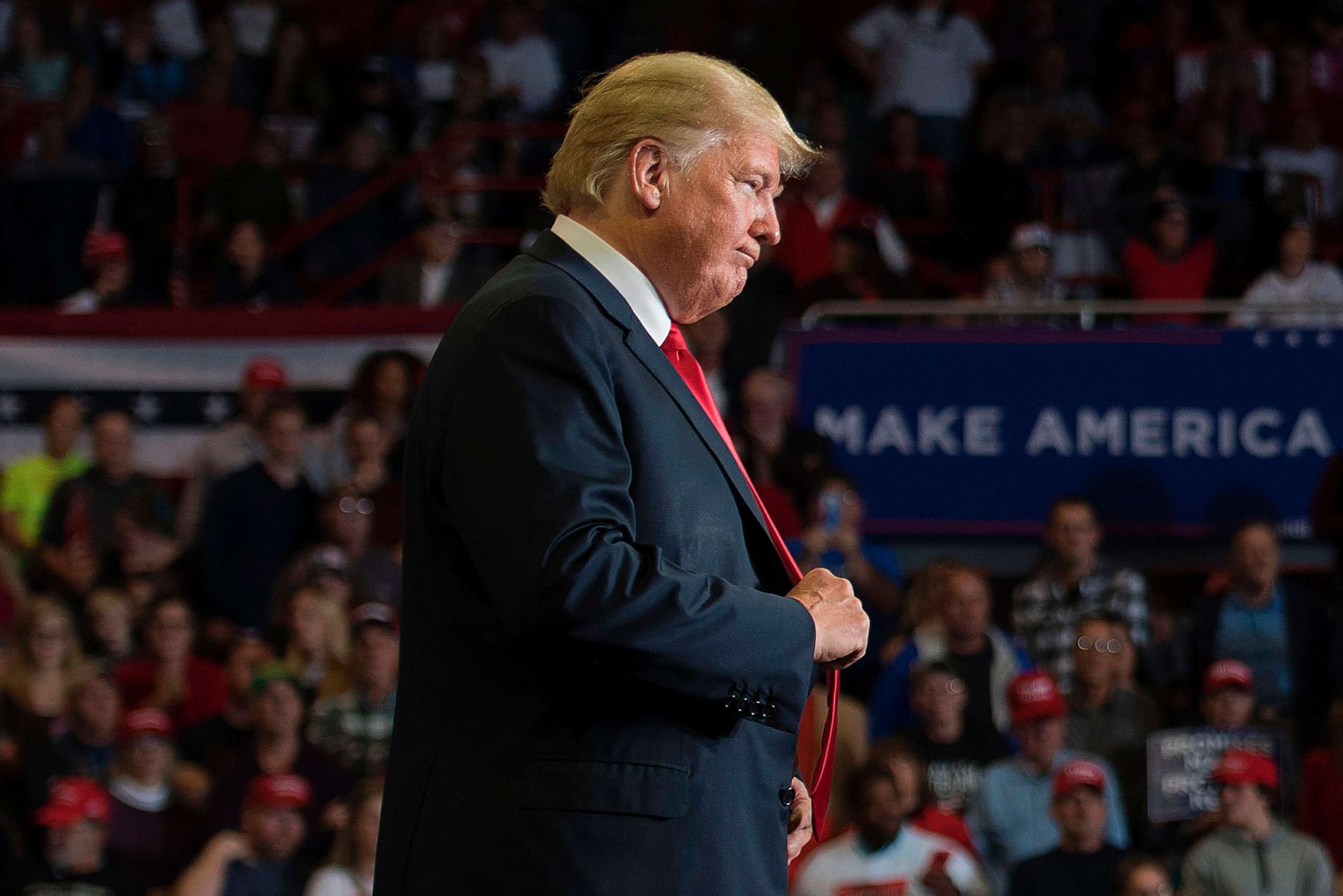 PHOTO: President Donald Trump attends a Make America Great Again rally in Cape Girardeau, Mo., Nov. 5, 2018.