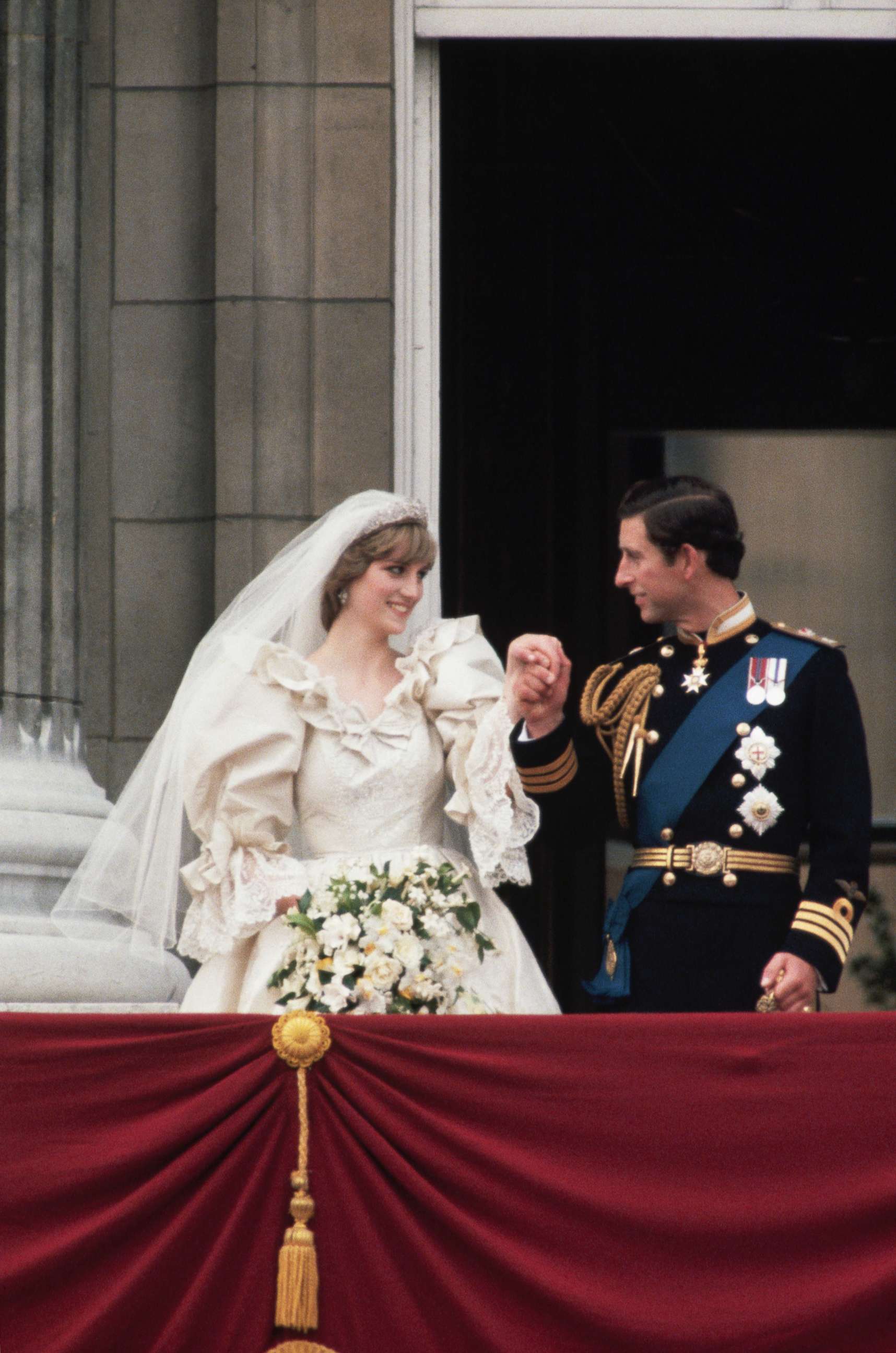 PHOTO: Prince Charles escorts Princess Diana to the balcony at Buckingham Palace just after their wedding.